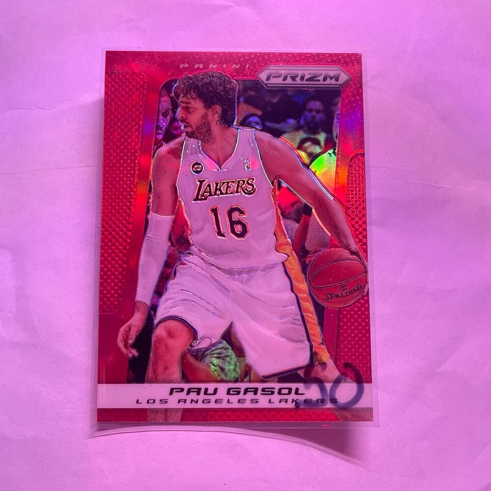 13-14 panini prizm Pau gasol red prizm basketball sports card